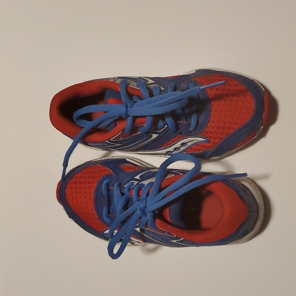 Kids / Toddler Saucony red white blue lace up shoes, size 10.5 toddler